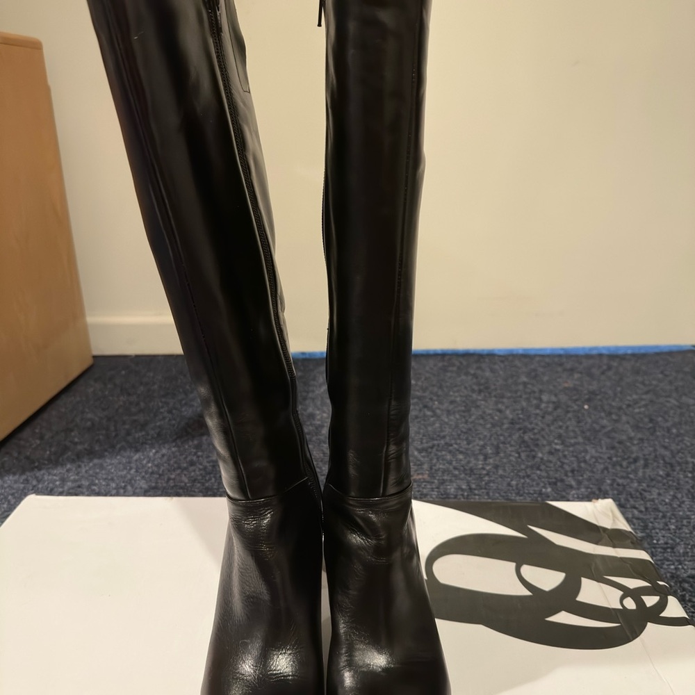 Women's Black Knee-High Boots